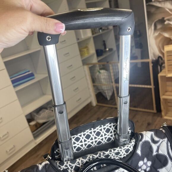 Vera Bradley‎ Rolling Suitcase/Luggage Black Carry-on Quilted - Picture 4 of 10